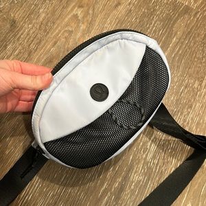 Lulu lemon belt bag
